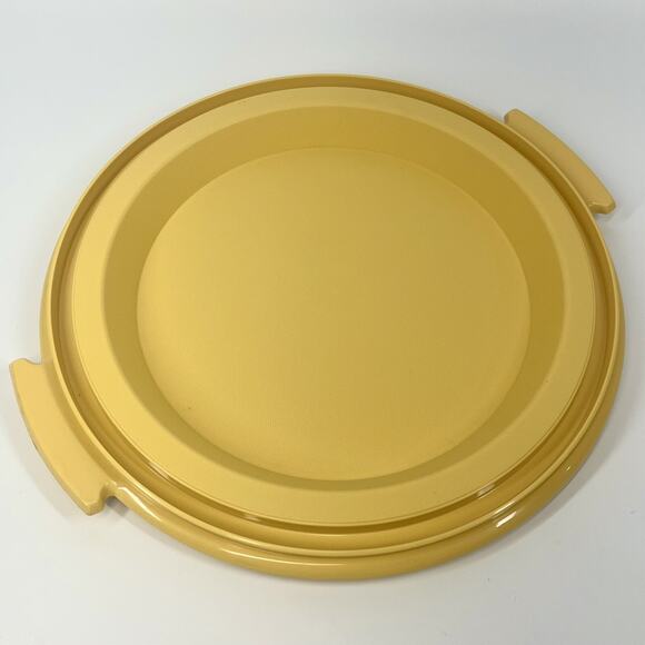 Tupperware Harvest Gold #719-1 Food Storage Bottom Base Cake Carrier 11" - Picture 1 of 2